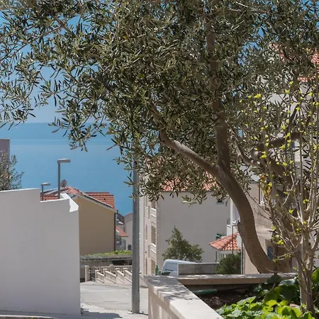 Long Apartment Makarska