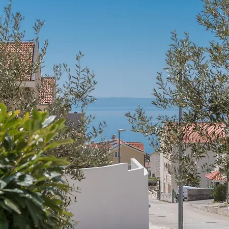Long Makarska