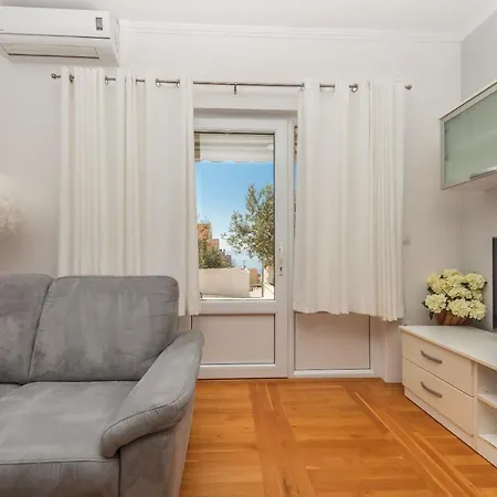 Long * 马卡尔斯卡