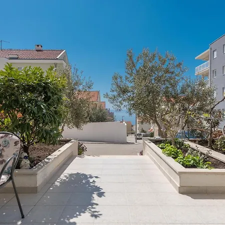 Long Apartment Makarska