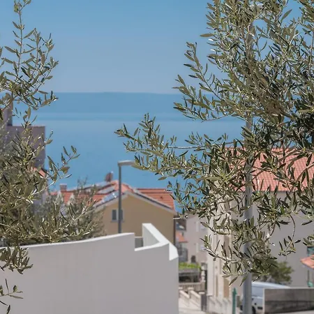 Long Apartment Makarska