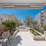 Long Apartman *